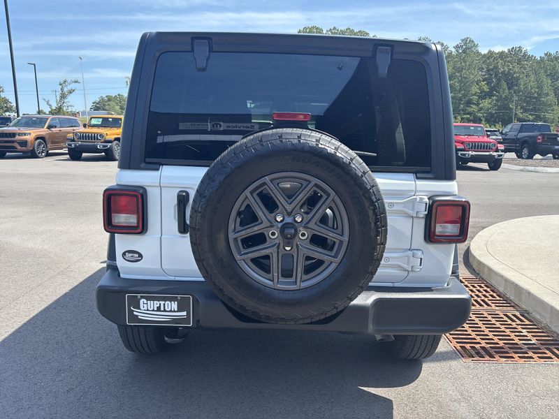 Used 2026 Jeep Wrangler Sport SImage 4