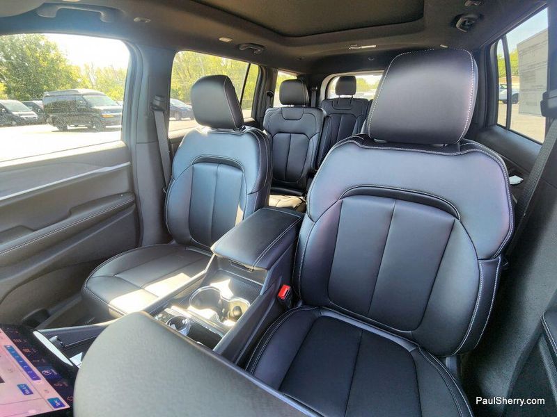 New 2025 Jeep Grand Cherokee L Limited 4x4