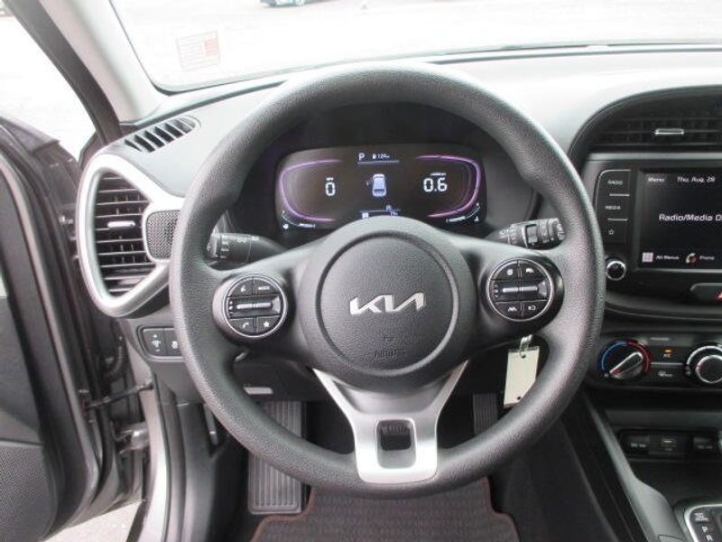 Used 2023 Kia Soul LXImage 16