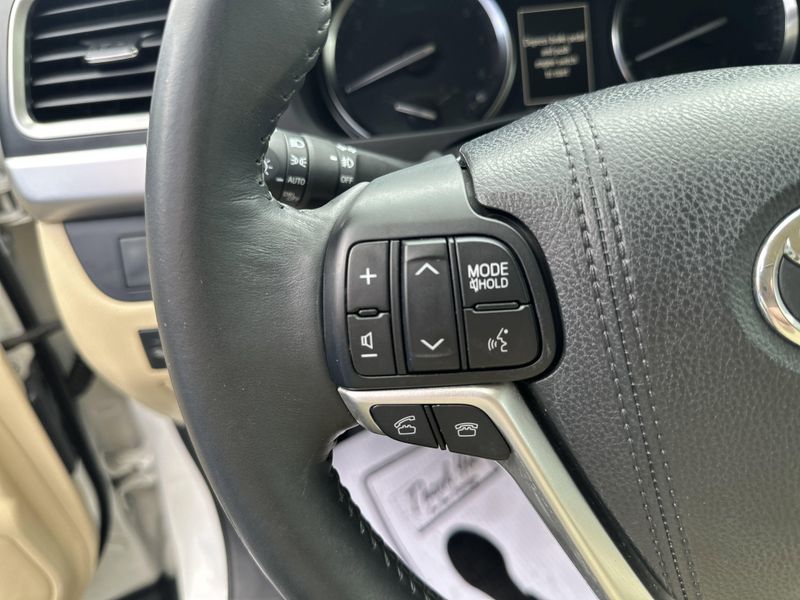 Used 2015 Toyota Highlander XLEImage 26