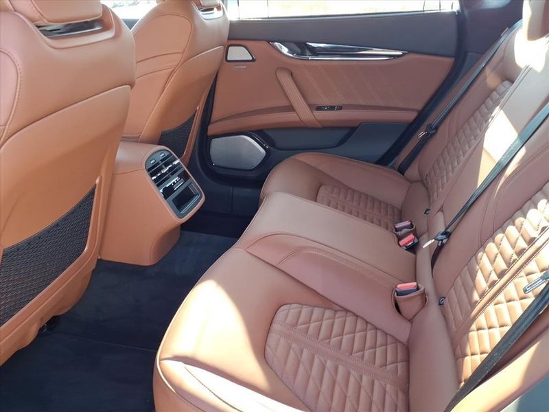 Used 2022 Maserati Quattroporte ModenaImage 13