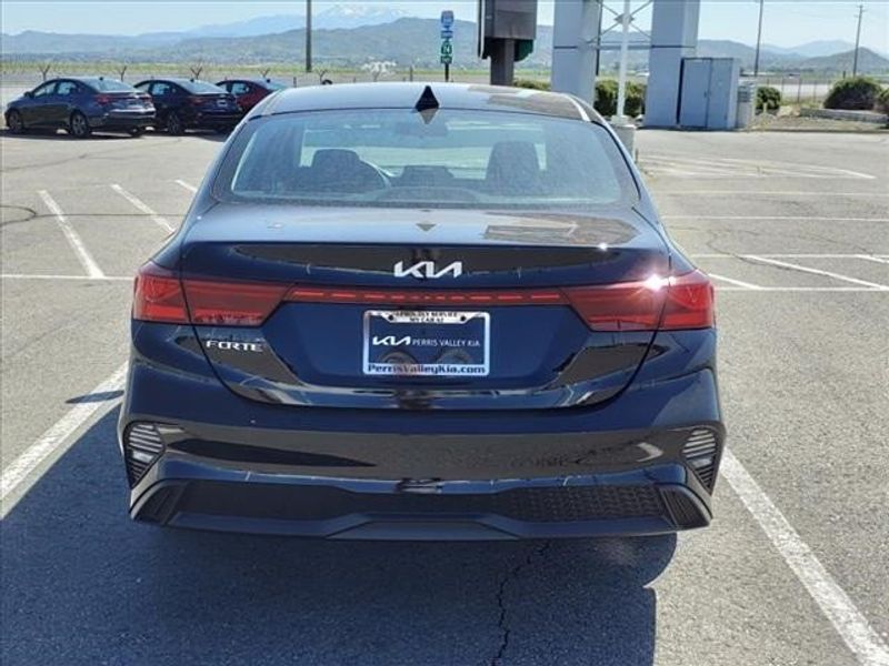 2024 Kia Forte LXSImage 5