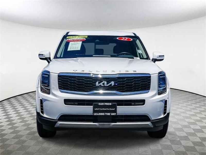 Used 2022 Kia Telluride LXImage 3