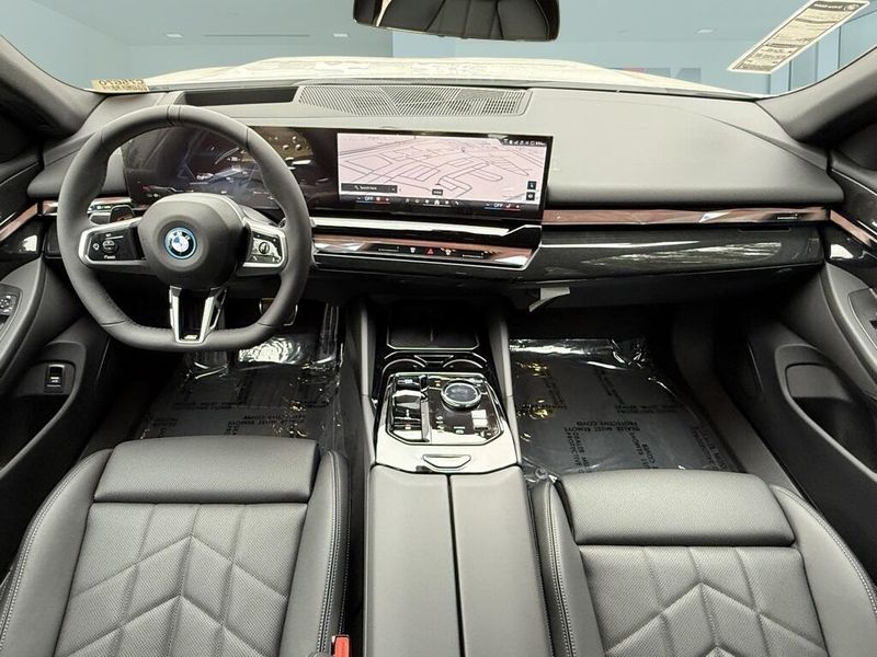 2025 BMW i5 eDrive40Image 27