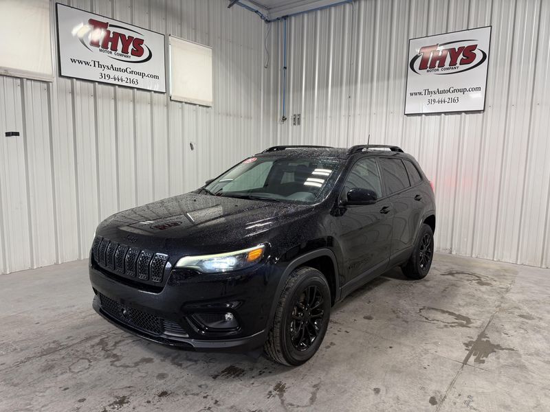 Used 2023 Jeep Cherokee Altitude LuxImage 16