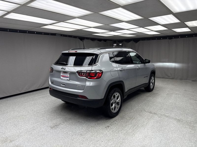 New 2025 Jeep Compass Latitude 4x4Image 3