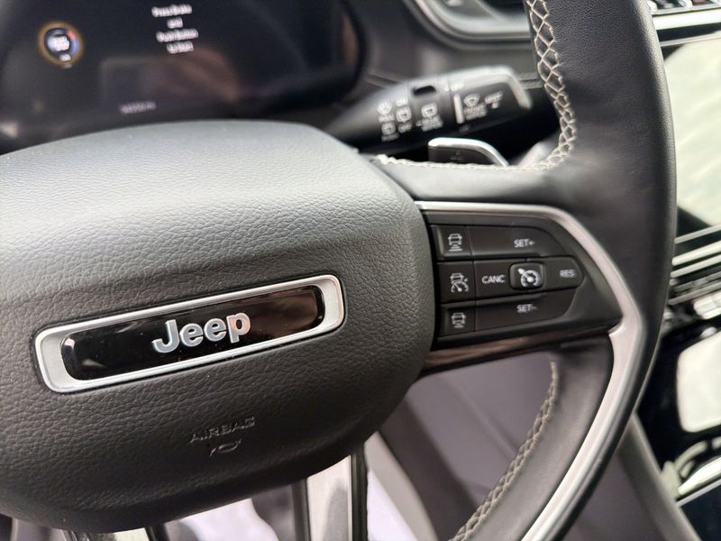 Used 2022 Jeep Grand Cherokee LaredoImage 25