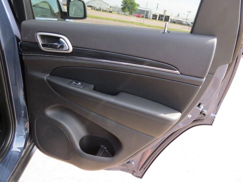 Used 2020 Jeep Grand Cherokee Limited 4x4 4dr SUVImage 23