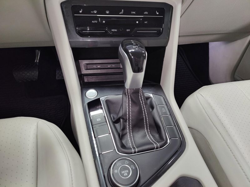 Used 2022 Volkswagen Tiguan SE 4-Motion AWDImage 15
