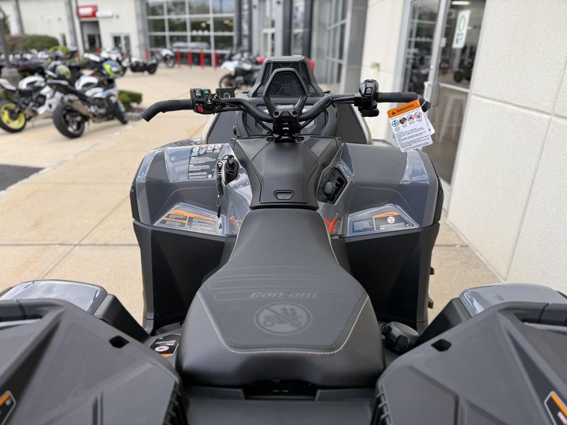 2026 Can-Am OUTLANDER XMR 1000RImage 6