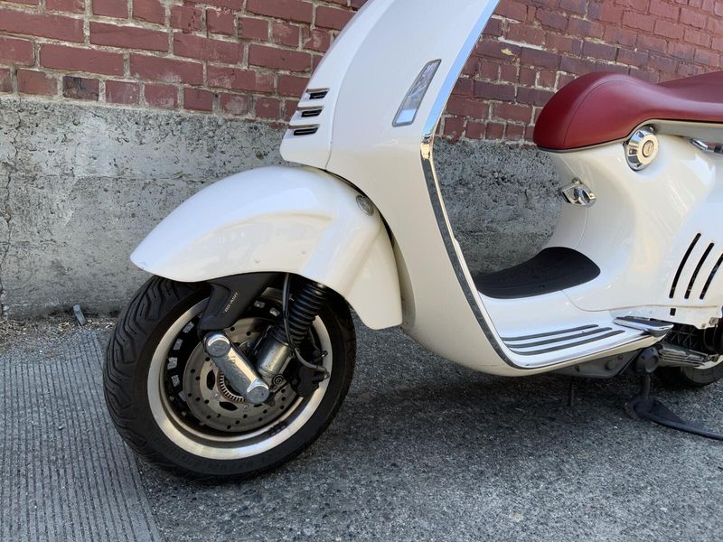 2013 Vespa 946 150 