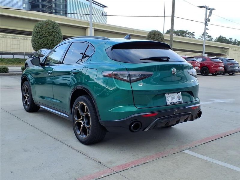 New 2025 Alfa Romeo Stelvio Intensa AwdImage 2