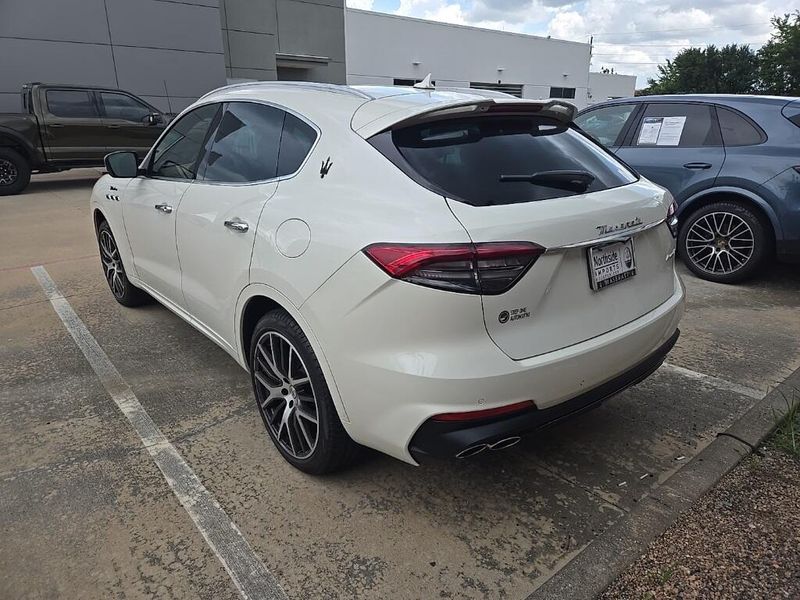 2022 Maserati Levante ModenaImage 4
