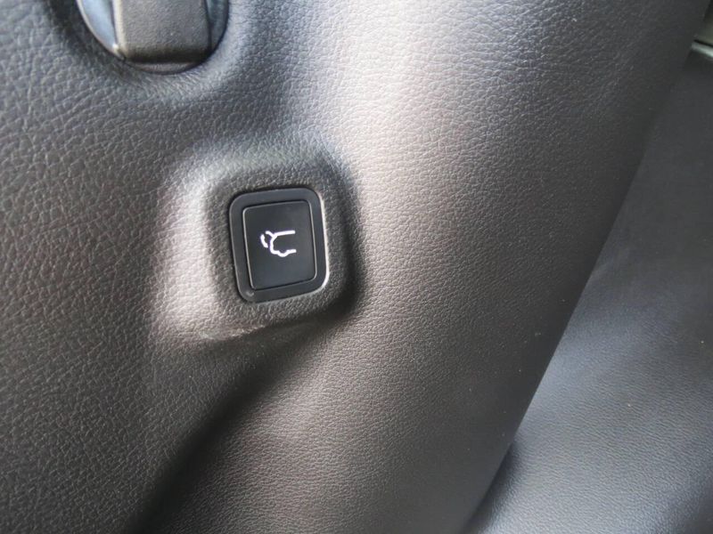 Used 2025 Jeep Compass Limited 4x4 4dr SUVImage 27