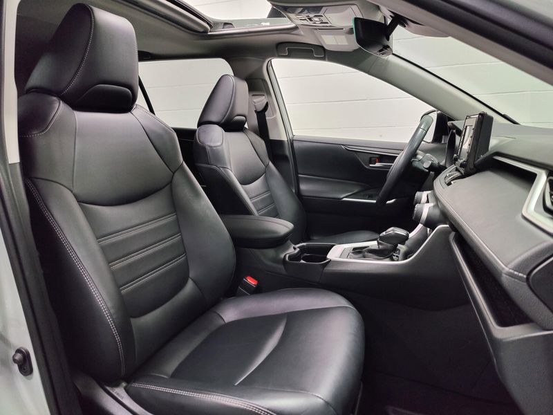 Used 2020 Toyota RAV4 XLE Premium AWD w/SunroofImage 4