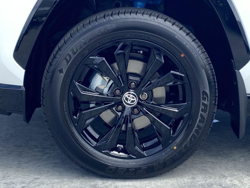 New 2025 Toyota RAV4 Hybrid XSEImage 8