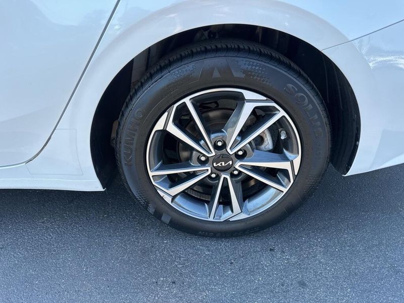 2023 Kia Forte LXSImage 11