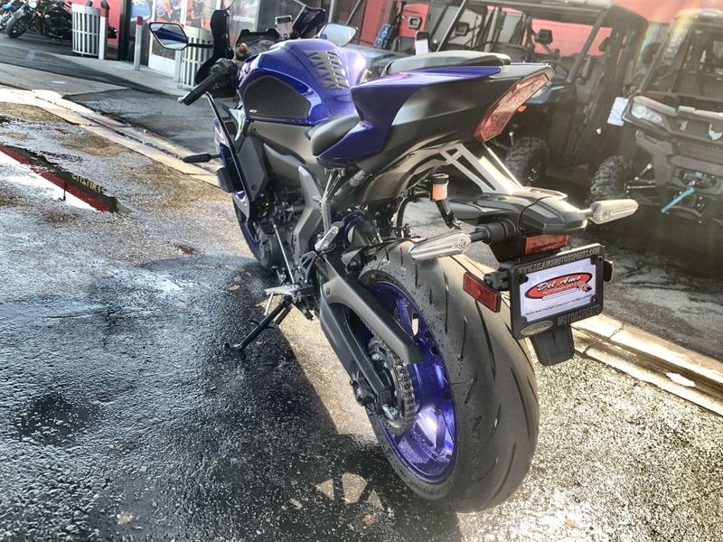 Used 2025 Yamaha YZF-R7 CA Image 28