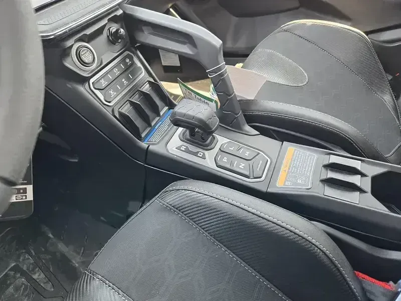 2025 Can-Am MAVERICK R MAX X RS 999T DCT TRIPLE BLACK Image 20