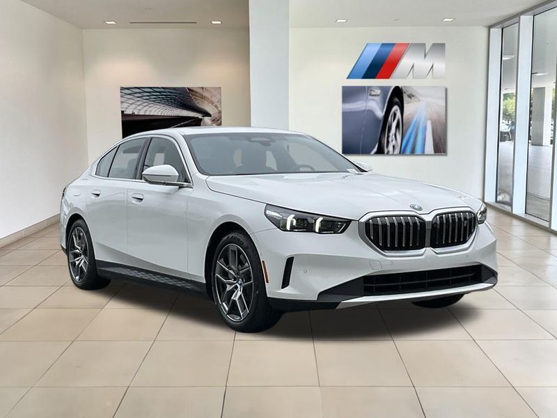 2025 BMW i5 eDrive40Image 3