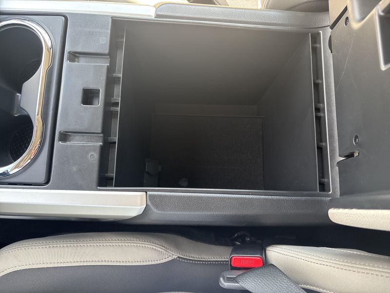 Used 2024 Nissan Titan SVImage 24