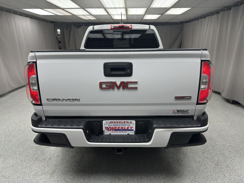 Used 2017 GMC Canyon 4WD SLEImage 3