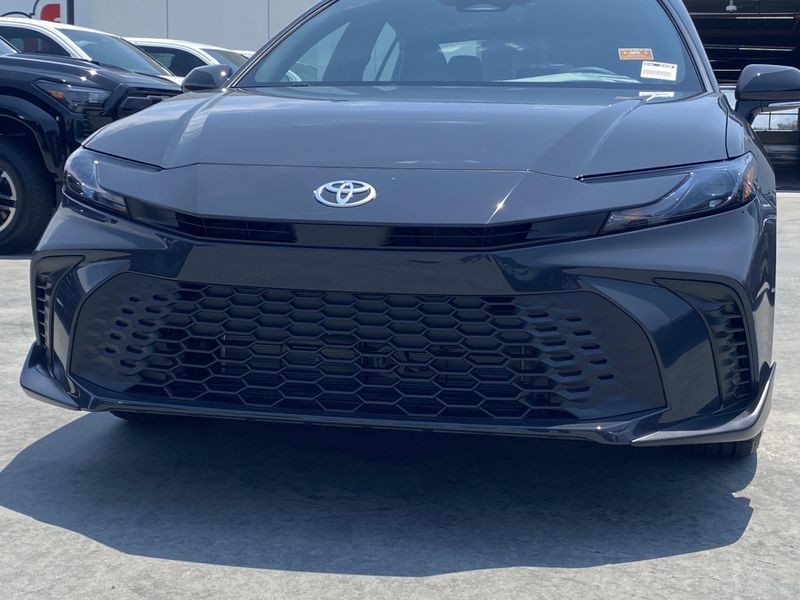 New 2025 Toyota Camry SEImage 7