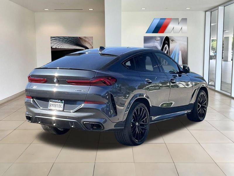 2022 BMW X6 xDrive40iImage 8