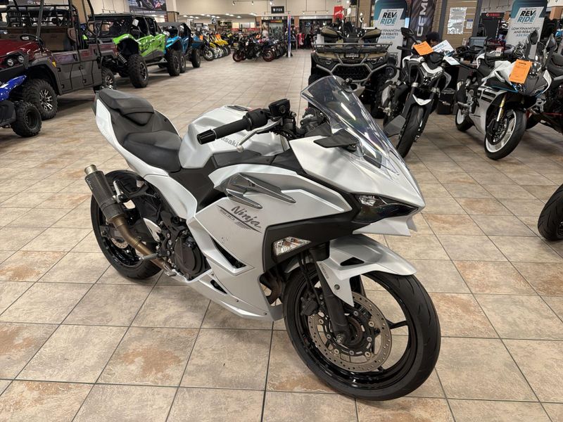 Used 2025 Kawasaki NINJA 500 Image 11