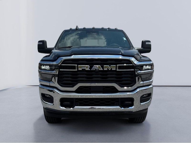 2025 Ram 2500 Tradesman photo 2