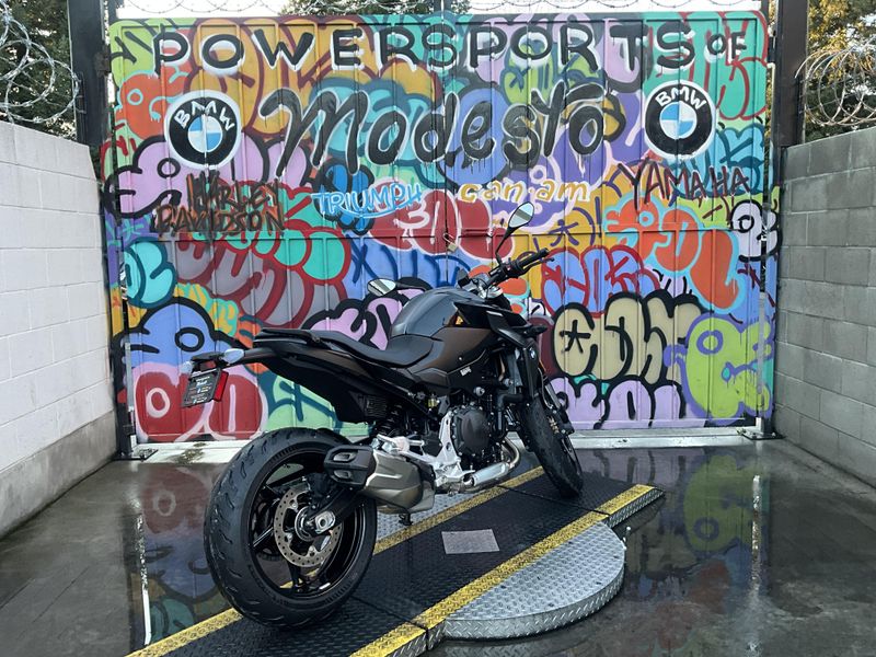 New 2026 BMW F 900 R Image 6