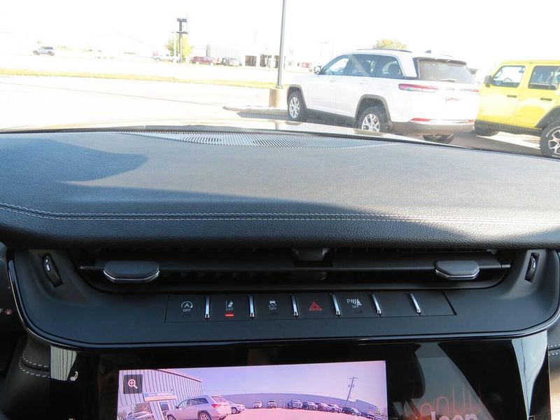 New 2027 Jeep Grand Cherokee Limited 4x4Image 16