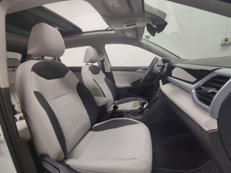 2025 Volkswagen Taos SE AWD w/SunroofImage 5