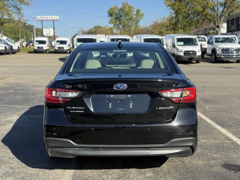 2022 Subaru Legacy Limited photo 3