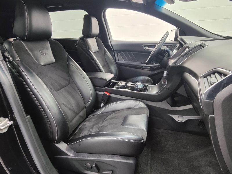 Used 2020 Ford Edge ST AWDImage 5
