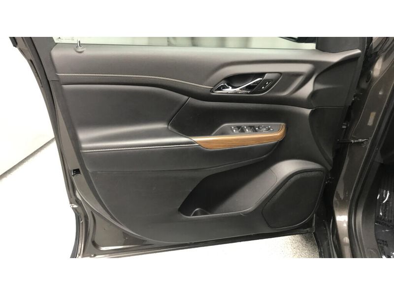 Used 2020 GMC Acadia SLEImage 8