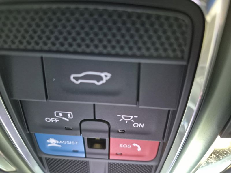 New 2025 Jeep Grand Cherokee L Limited 4x4Image 39