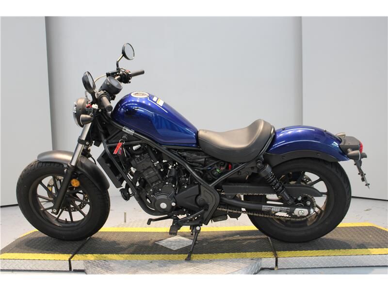 2021 Honda REBEL 300 Image 2