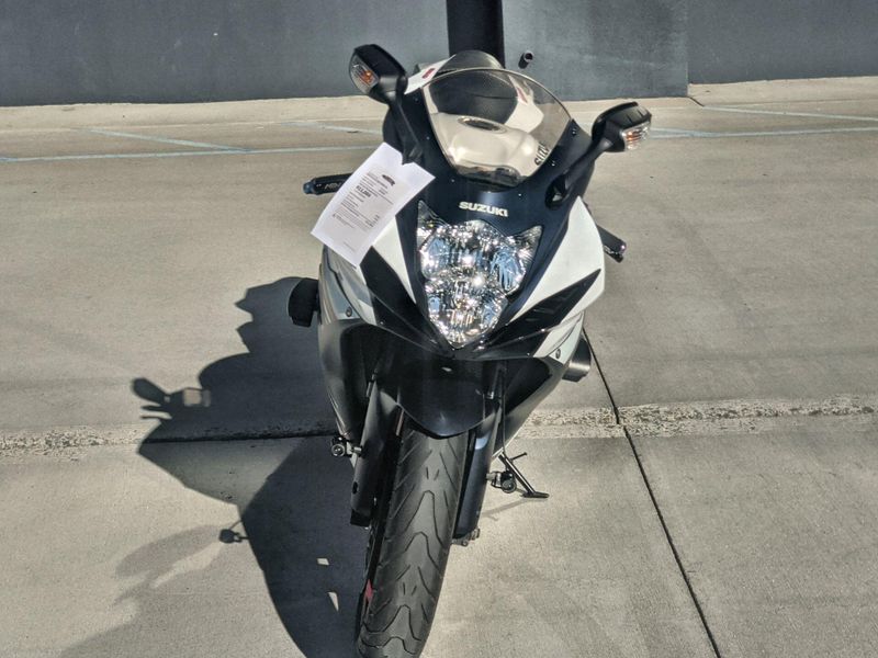 Used 2025 Suzuki GSX-R600 CA Image 12