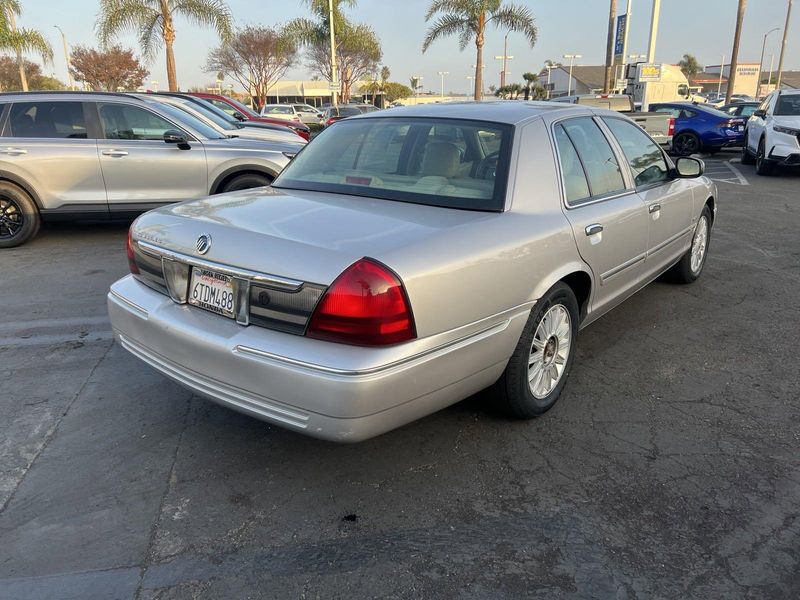 2010 Mercury Grand Marquis LSImage 3