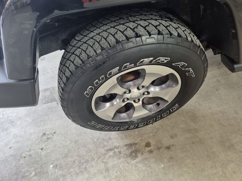 Used 2016 Jeep Wrangler Unlimited SaharaImage 6
