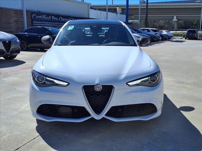 2022 Alfa Romeo Giulia TiImage 11