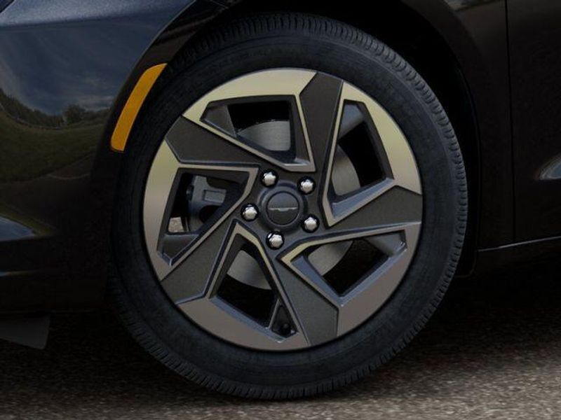 New 2027 Chrysler Pacifica LimitedImage 8