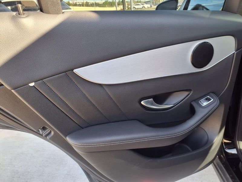 Used 2019 Mercedes-Benz GLC 300 300Image 12