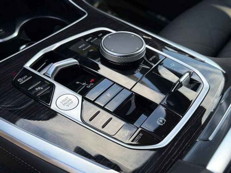 New 2026 BMW X7 xDrive40iImage 23