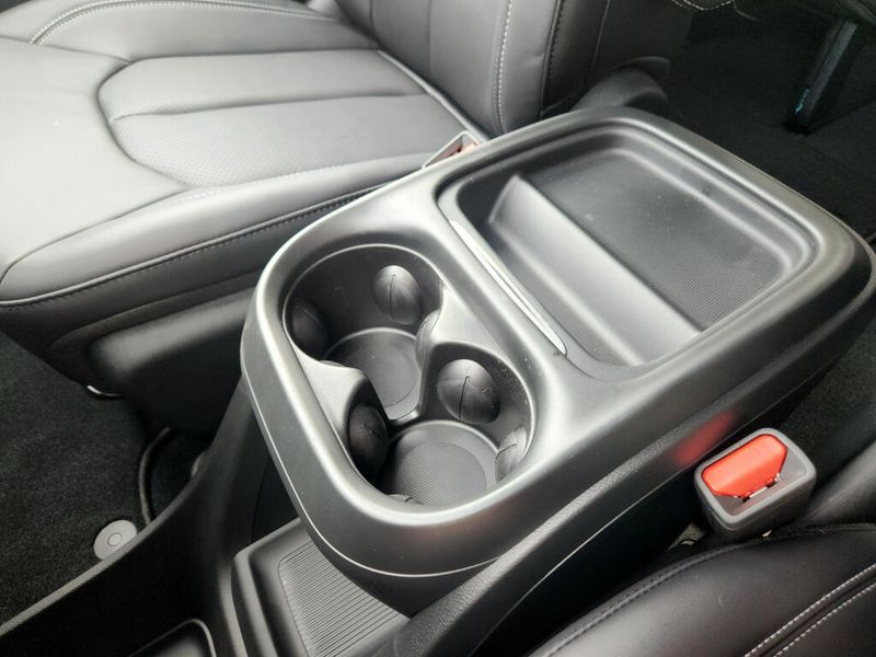 New 2027 Chrysler Pacifica Select