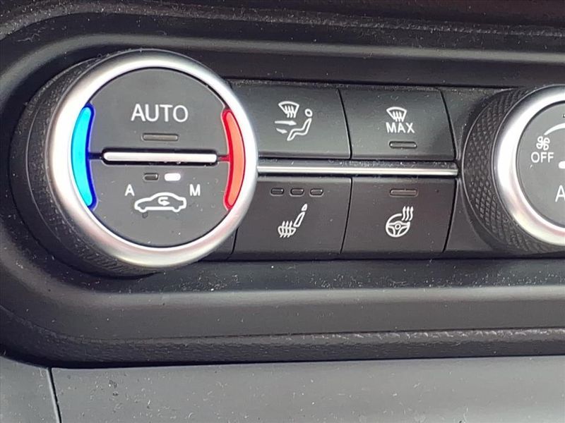 Used 2024 Alfa Romeo Stelvio VeloceImage 5