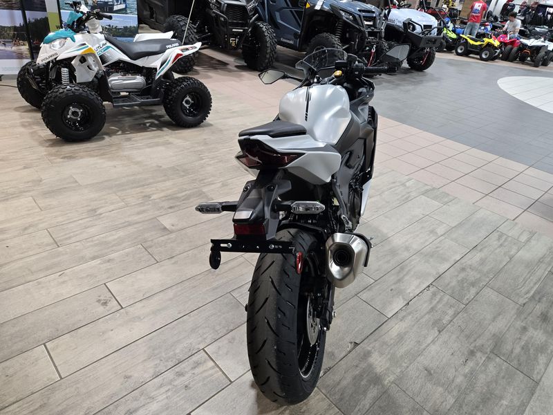 2025 Kawasaki NINJA ZX4RR ABS METALLIC MATTE WHITISH SILVER AND METALLIC FLAT SPARK BLACK Image 7