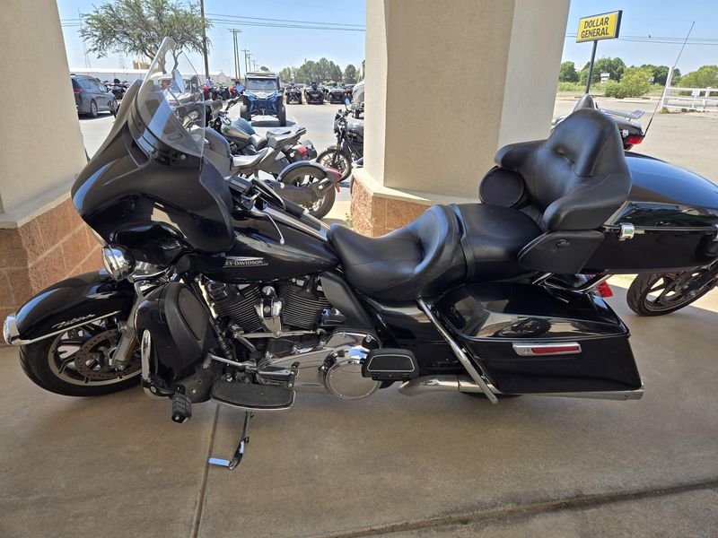 USED 2018 HARLEY ELECTRA GLIDE ULTRA CLASSIC Image 4