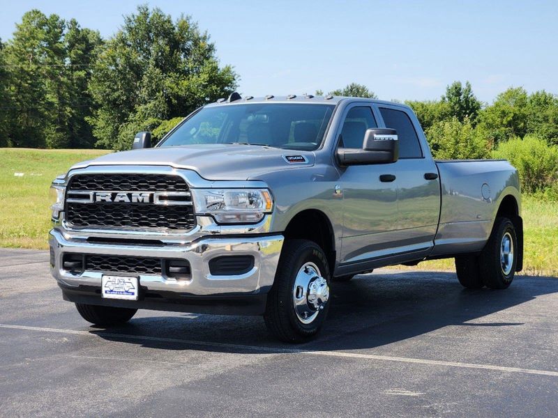 2024 RAM 3500 Tradesman Crew Cab 4x4 8